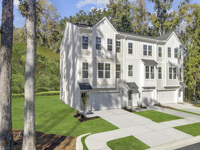 Photo 1 of 25 : 505 Caledon Court