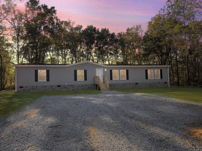 Photo 1 of 25 : 1455 Harmony Hall Lane