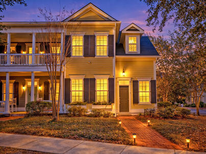 Photo 1 of 25 : 1817 Tennyson Row