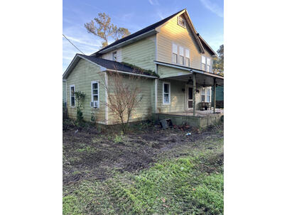 Photo 1 of 25 : 402 Sears Street