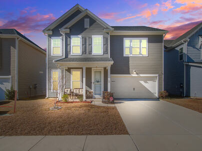 Photo 1 of 25 : 135 Winding Grove Lane