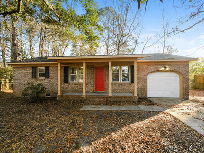 Photo 1 of 10 : 121 English Road