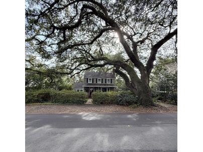 Photo 1 of 25 : 2121 Wappoo Drive