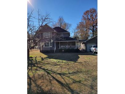 Photo 1 of 23 : 1310 Edward Drive