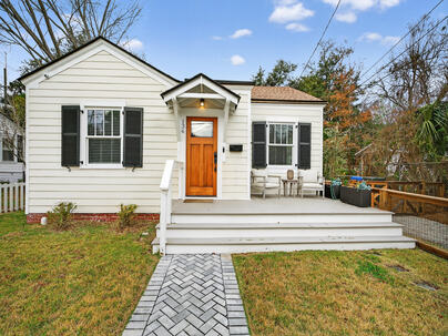 Photo 1 of 25 : 136 Maple Street