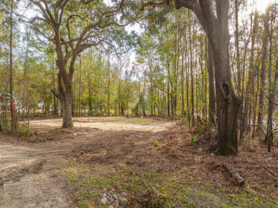 Photo 1 of 25 : 5379 Old Military Road