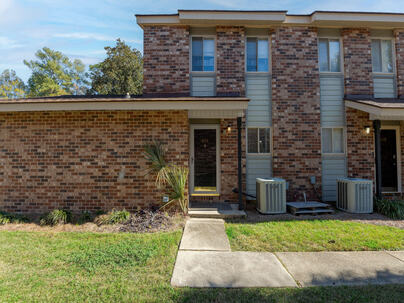 Photo 1 of 25 : 401 Andrea Lane