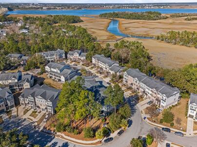 Photo 1 of 25 : 172 Slipper Shell Court