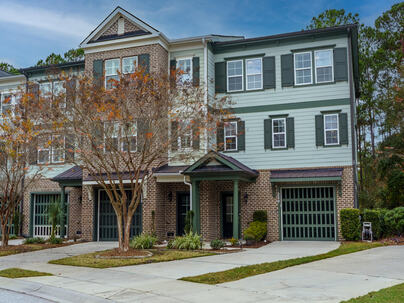 Photo 1 of 25 : 229 Slipper Shell Court