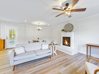 Photo 1 of 21 : 400 Black Oak Road