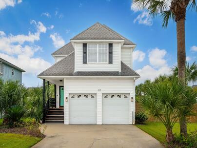 Photo 1 of 25 : 1717 Lotus Lane