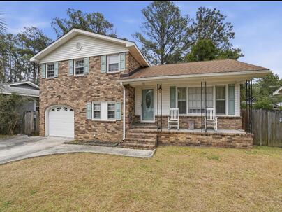 Photo 1 of 13 : 201 Pinewood Drive