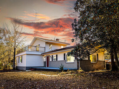 Photo 1 of 25 : 381 Fountain Lake Drive