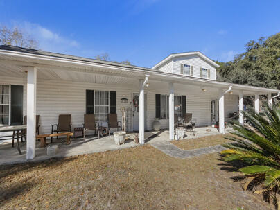 Photo 1 of 17 : 630 Grandfather Lane