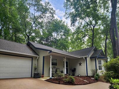 Photo 1 of 20 : 101 Dowling Avenue