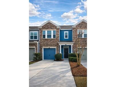 Photo 1 of 23 : 805 Bibury Court