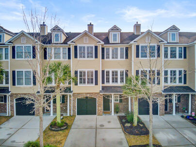 Photo 1 of 25 : 3584 Bagley Drive