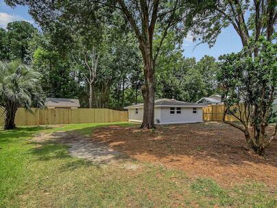 Photo 1 of 18 : 601&603 Semaht Street