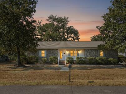 Photo 1 of 20 : 260 High Hill Drive