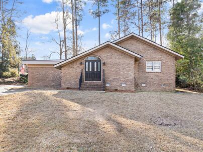 Photo 1 of 24 : 204 Brook Drive