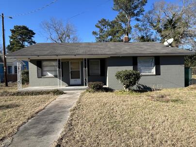 Photo 1 of 9 : 850 Hampton Street