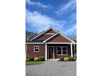 Photo 1 of 8 : 192 Avocada Drive