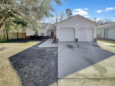 Photo 1 of 16 : 246 Two Hitch Road