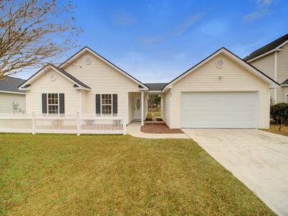 Photo 1 of 25 : 142 Moon Dance Lane