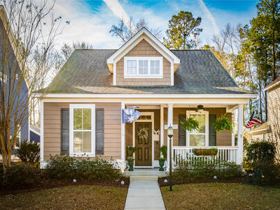 Photo 1 of 25 : 215 Forsythia Avenue