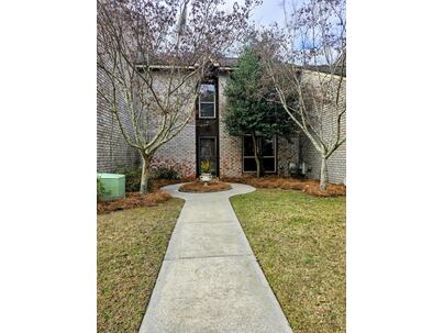 Photo 1 of 25 : 3 Brighton Circle