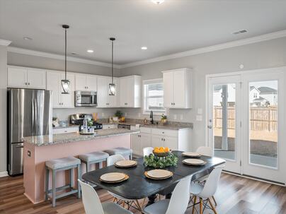 Photo 1 of 25 : 303 Torslanda Lane