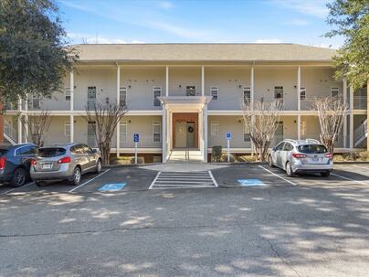 Photo 1 of 25 : 125 Ballard Lane