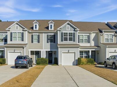 Photo 1 of 25 : 2567 Kingsfield Street