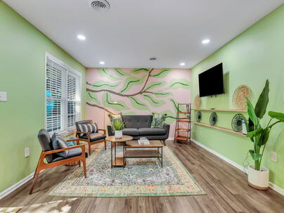 Photo 1 of 25 : 5006 Durant Avenue