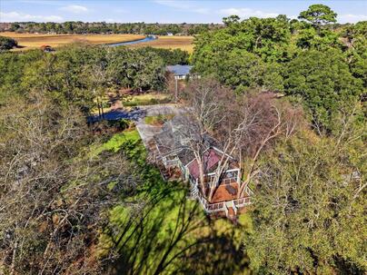 Photo 1 of 25 : 1309 Edgewater Drive