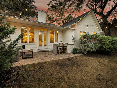 Photo 1 of 25 : 260 Alexandra Drive