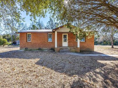 Photo 1 of 16 : 573 Race Track Road