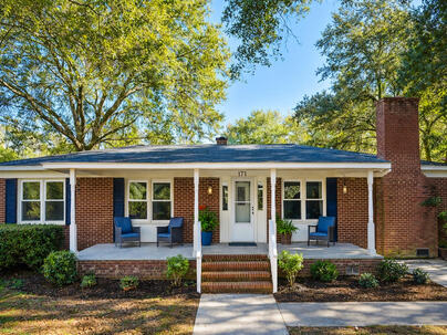 Photo 1 of 15 : 171 Parkwood Circle