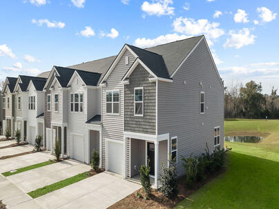 Photo 1 of 25 : 315 Bluebell Way