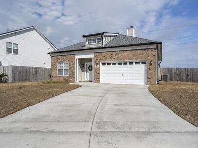 Photo 1 of 25 : 106 Netherfield Drive