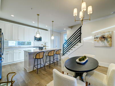 Photo 1 of 25 : 1150 Valdosta Street, #401