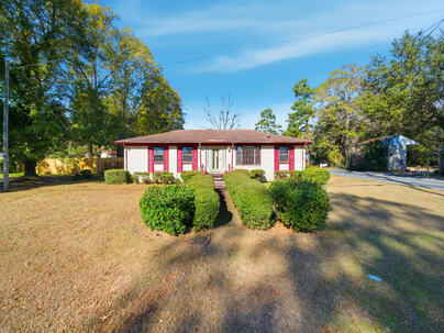 Photo 1 of 25 : 1795 Belleville Road