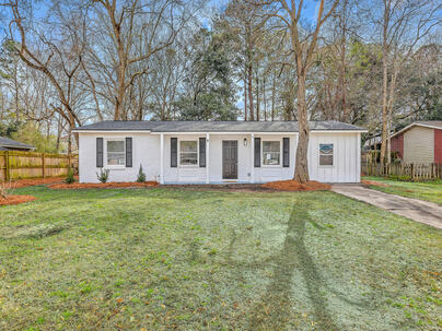 Photo 1 of 25 : 9 Roselle Avenue