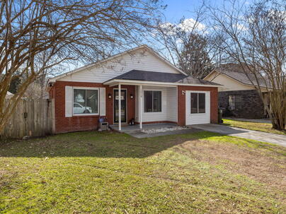 Photo 1 of 25 : 1019 Douglas Wayne Road