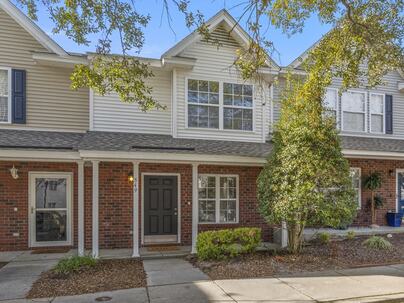 Photo 1 of 23 : 549 Tayrn Drive