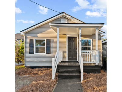 Photo 1 of 15 : 1978 Beech Avenue