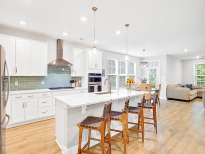 Photo 1 of 25 : 608 Pointe Boulevard