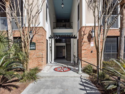 Photo 1 of 25 : 1416 Basildon Road