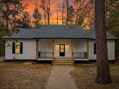 Photo 1 of 25 : 406 Center Street