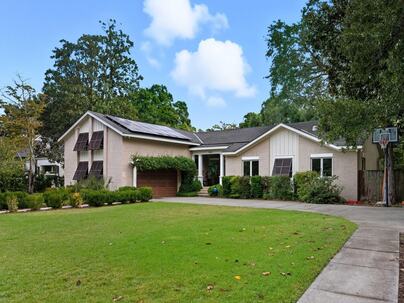 Photo 1 of 25 : 1031 Lakeview Drive